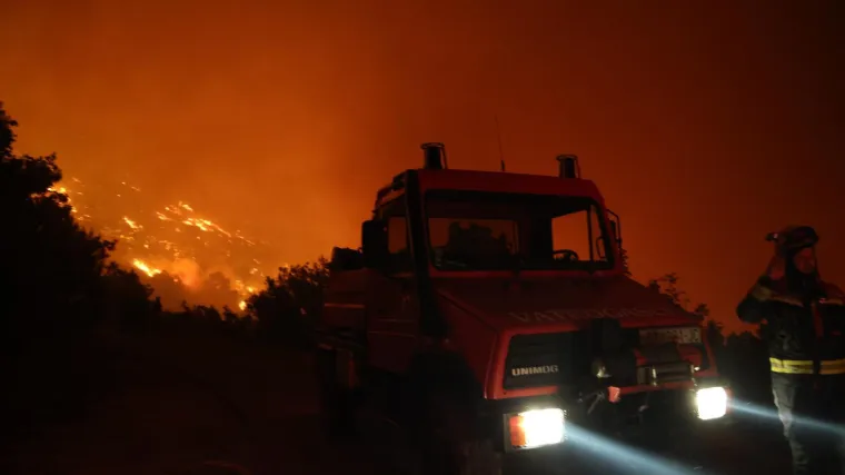 Ovako izgleda pakao: Pogledajte kako vatra guta sve pred sobom