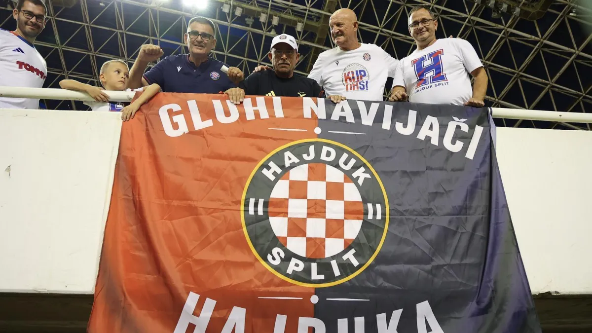 Pogledajte tko se pojavio u loži Hajduka: Plavuša sa kultnom zastavom je ukrala 'show'