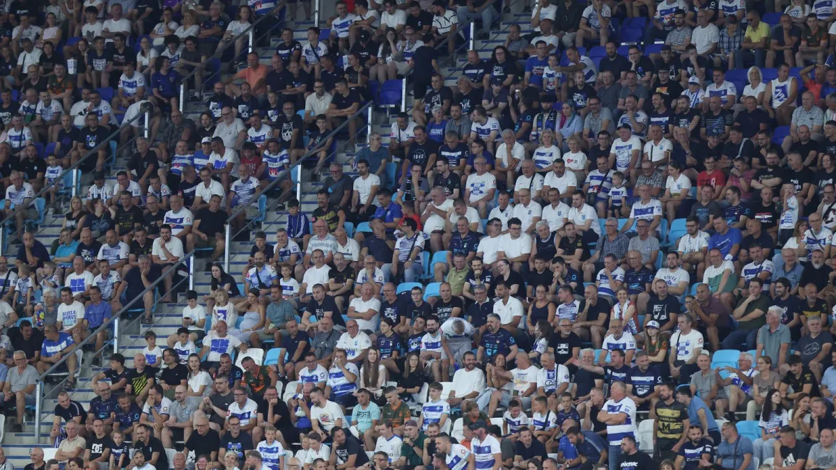 Tribine na Opusu pune: Evo koje 'lege i legice' su bile na utakmici, pažnju privukla plavuša