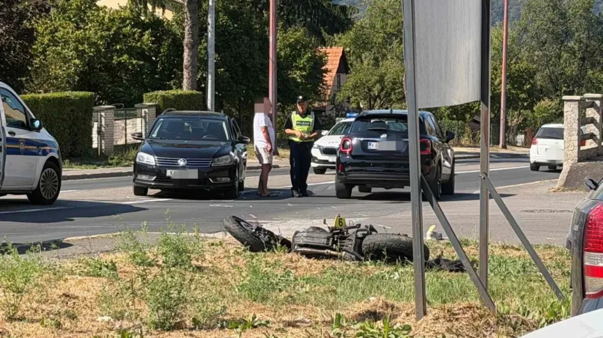 Užas u Karlovcu! Zbog trenutka nepažnje motociklist završio u kanalu: Teško je ozlijeđen