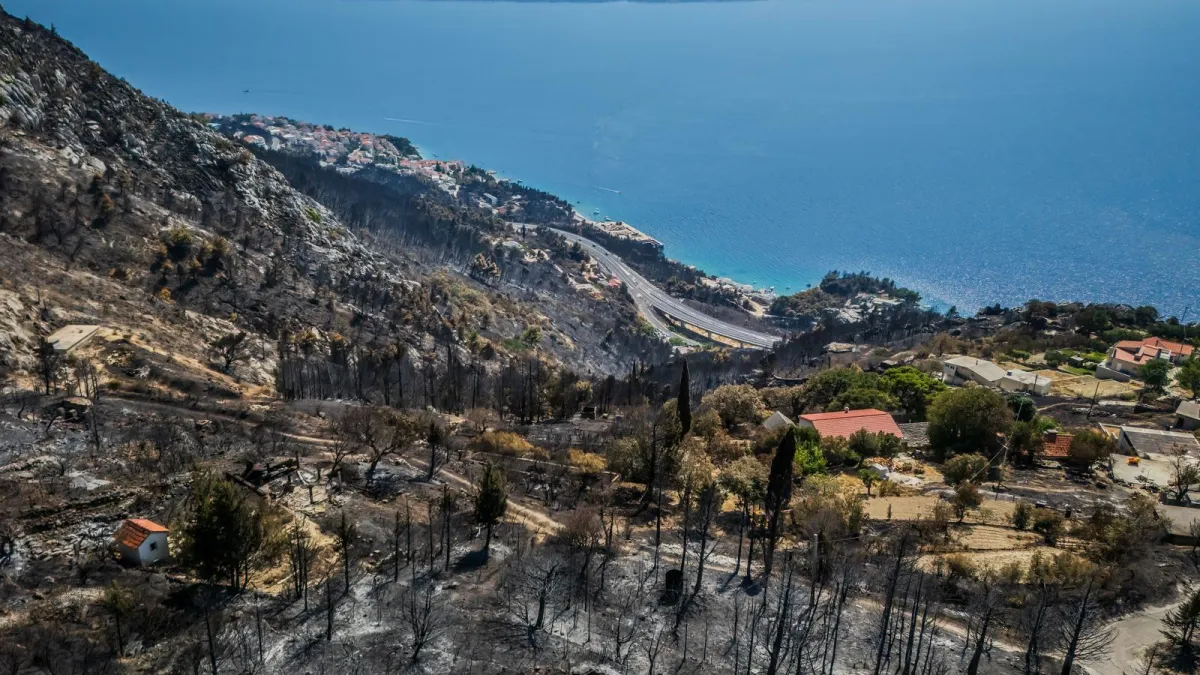 Prizori koji slamaju srca: Pogledajte dramatične snimke iz zraka nakon požara kod Omiša