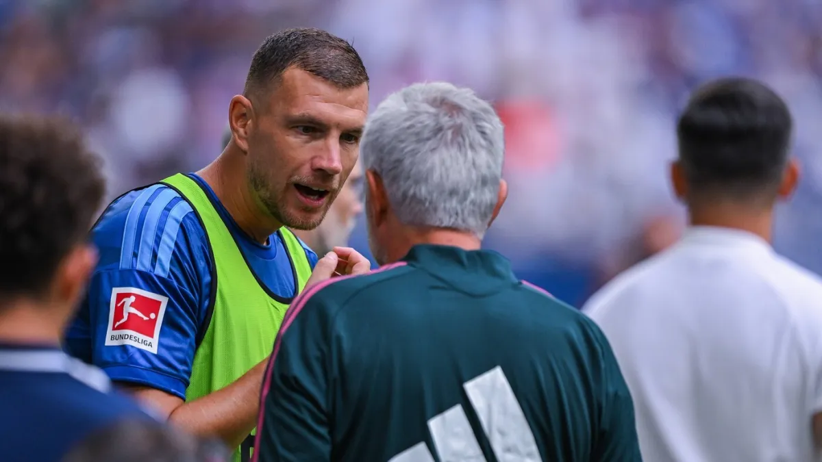 Džeko odgurnuo Mourinha s terena! Pogledajte što se dogodilo