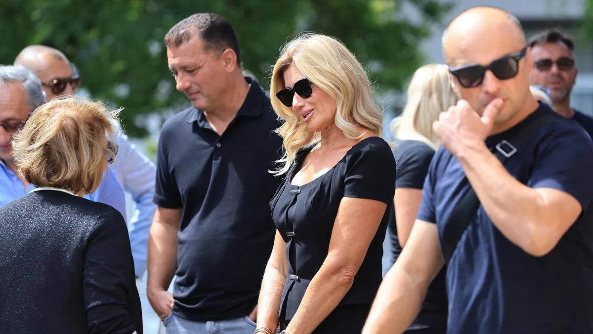 Svi su stigli na Mirogoj: Pogledajte tko je došao na posljednji ispraćaj majke Zdravka Mamića