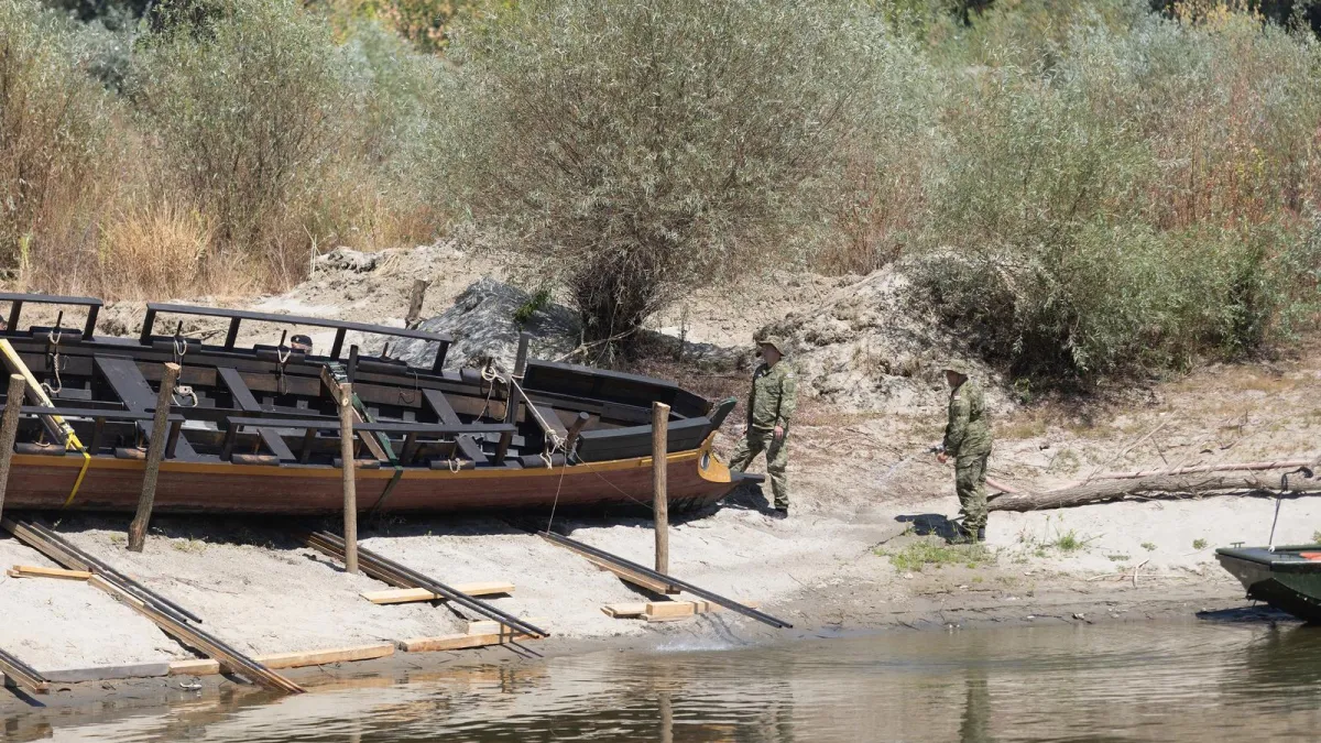 Nürnberg ga izgradio, Drava zarobila: Brod od milijun eura i 4000 čavala spašava Hrvatska vojska