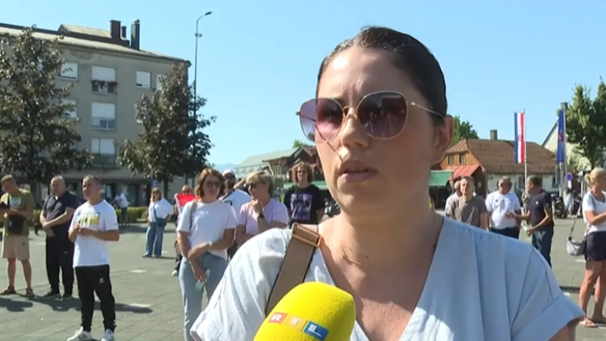 Ovo je žena u strasnom 'zagrljaju' ličkog župana! Pazite što nam je rekla pred kamerama