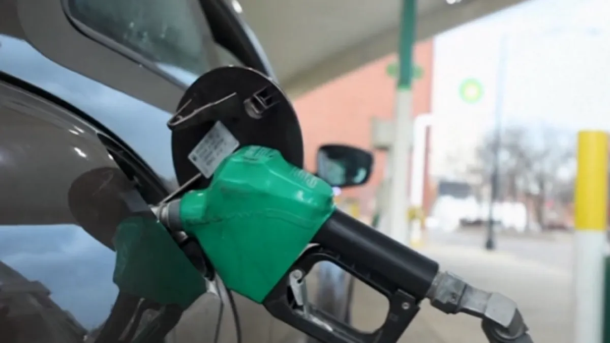 Dvije djevojke napravile sličan dar-mar na pumpama u dva različita grada