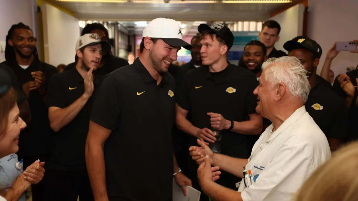 Lakersi stigli u rodilište, a onda je Dončić naletio na opstetričara koji ga je porodio