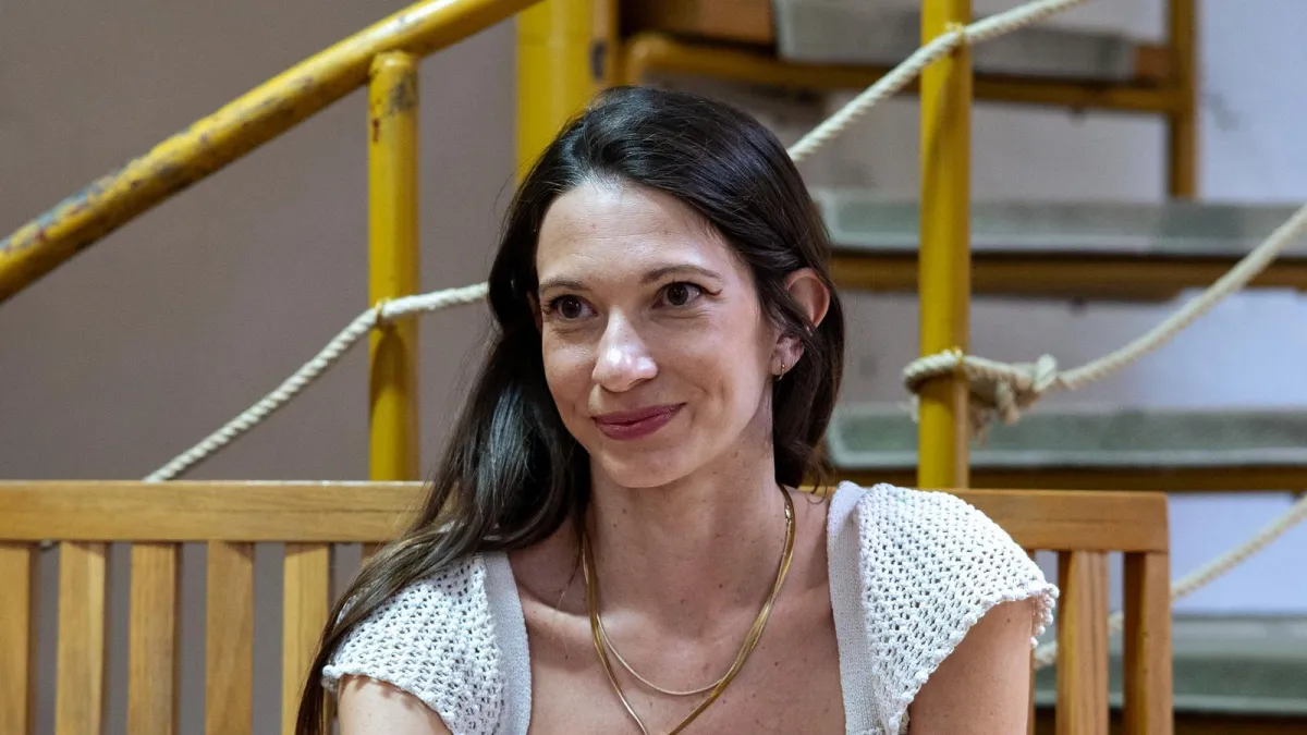 Kantautorica Sara Renar objavila da čeka svoju prvu bebu