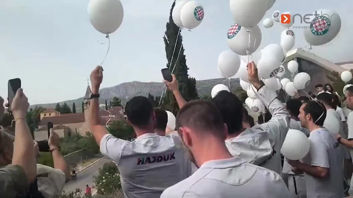 Ludnica na Poljudu, evo kako su navijači Hajduka dočekali svoje heroje