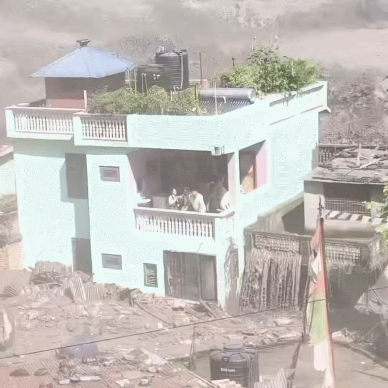 Internet bruji o kući koja je preživjela katastrofalne poplave u Nepalu: 'Trebam broj ovog graditelja'