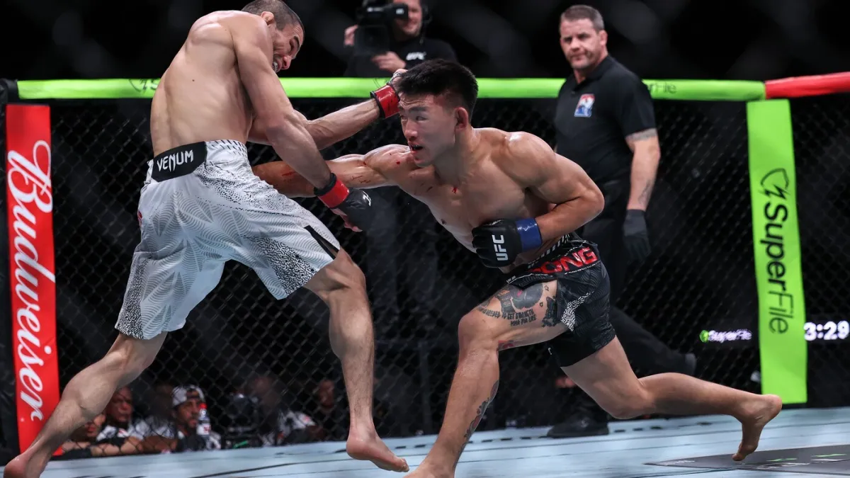 Kakav nokaut! Nurmagomedov dominirao, a onda ga je Kinez ugasio jednim udarcem